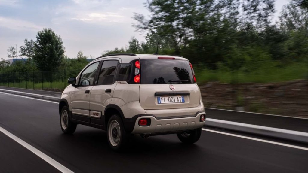 2023 fiat panda 4x40 13 Motor16