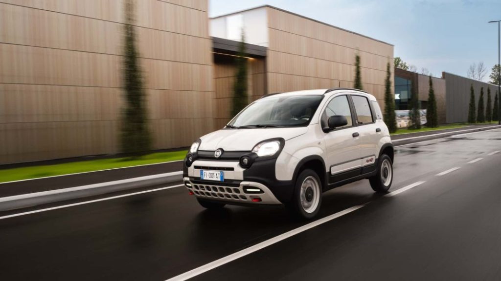 2023 fiat panda 4x40 5 Motor16