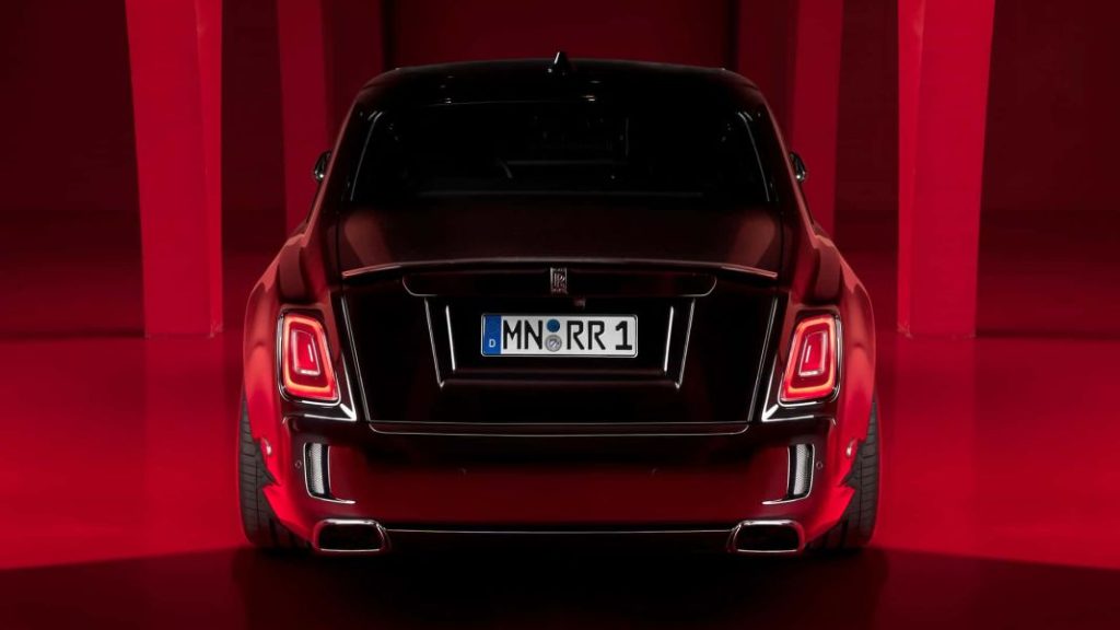 2023 Spofec Rolls-Royce Phantom. Imagen estática posterior.