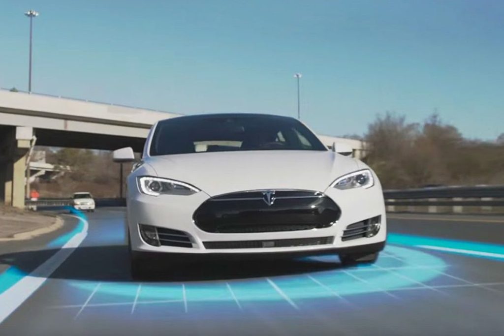 2023 Tesla Autopilot. Imagen portada. Tesla Model S.