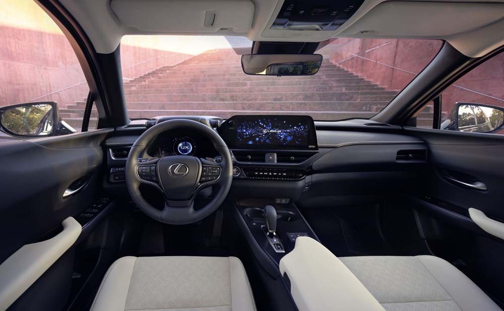 Lexus UX 300e 2023. 