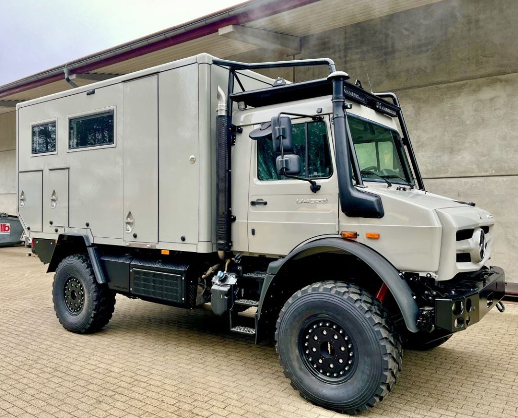 Mercedes Unimog camper 1 Motor16