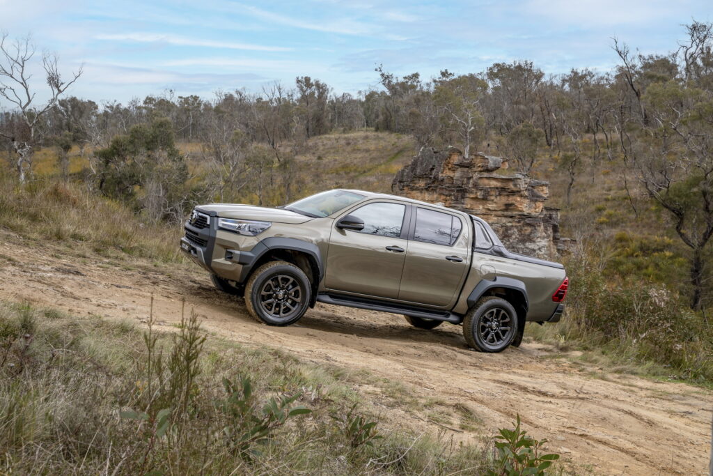 Toyota Hilux Hybrid 2024 5 Motor16