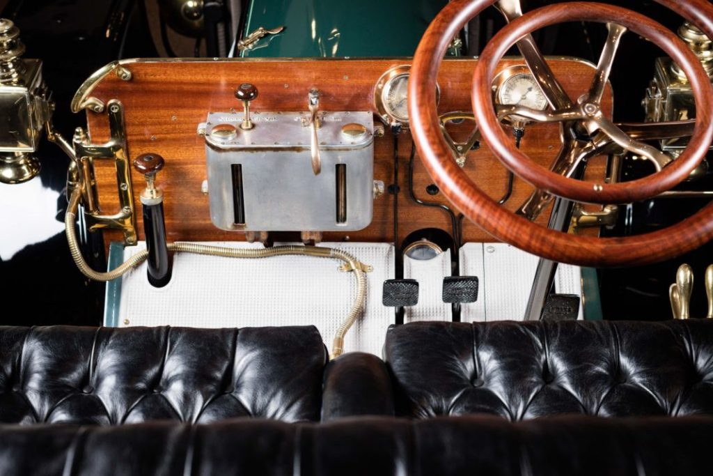 White Model M Steam Car interior Motor16