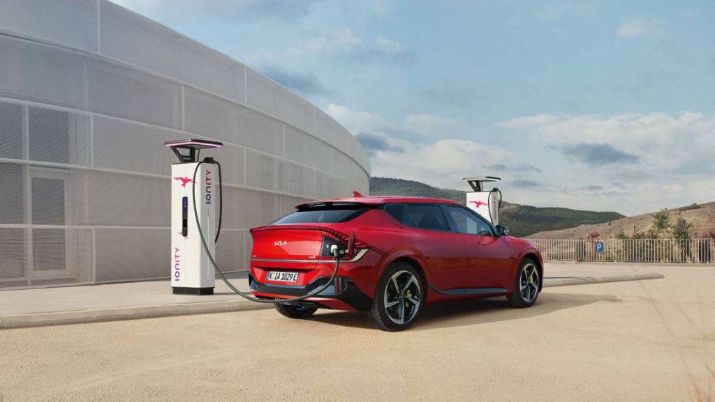 kia charging EV6 2 Motor16