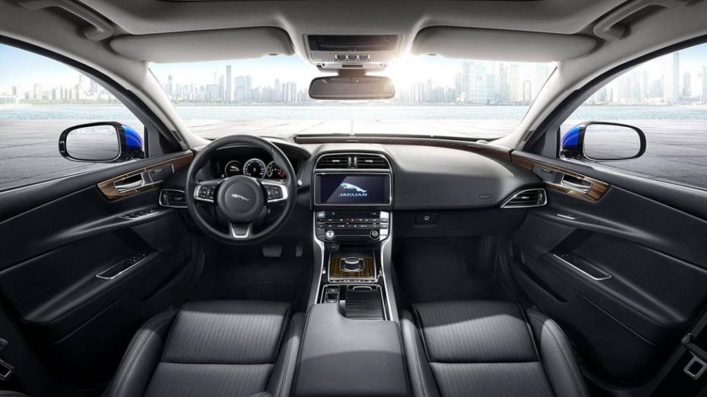 2018 jaguar xel china 1 Motor16