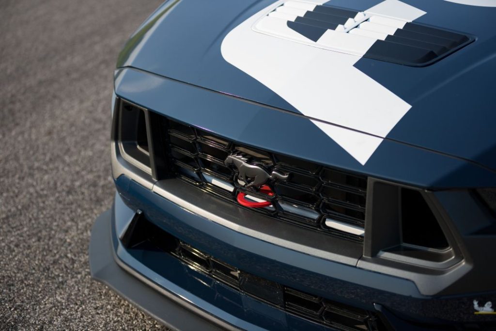 Ford Mustang Dark Hoser R 6 Motor16