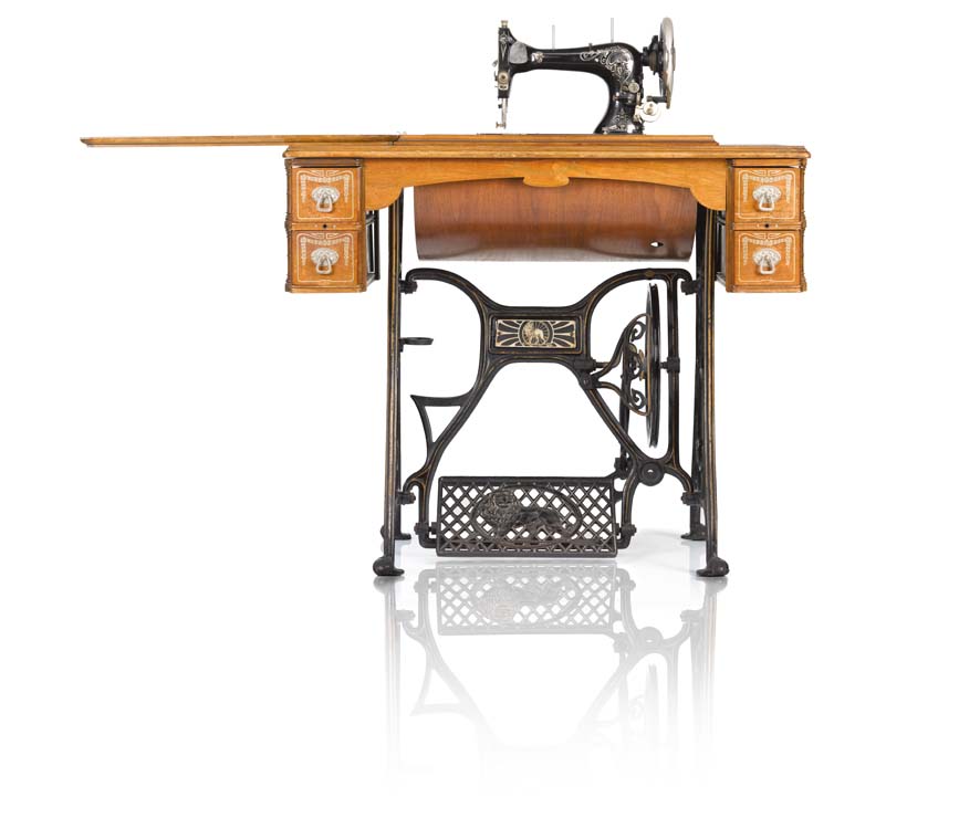 Máquina de coser Peugeot.