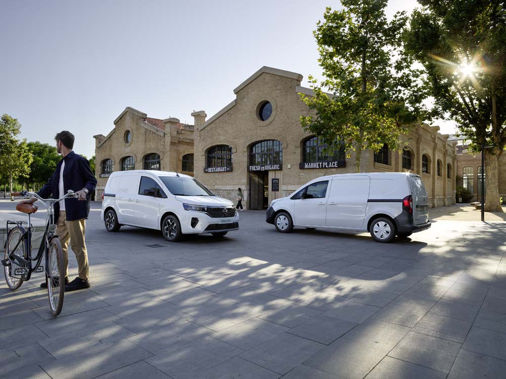 Ford Townstar Van L2.