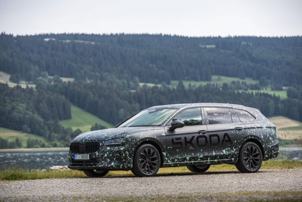 nuevo skoda superb 2024 50 Motor16