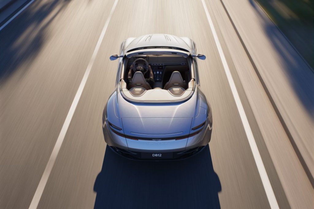 AstonMartinDB12Volante 17 Motor16