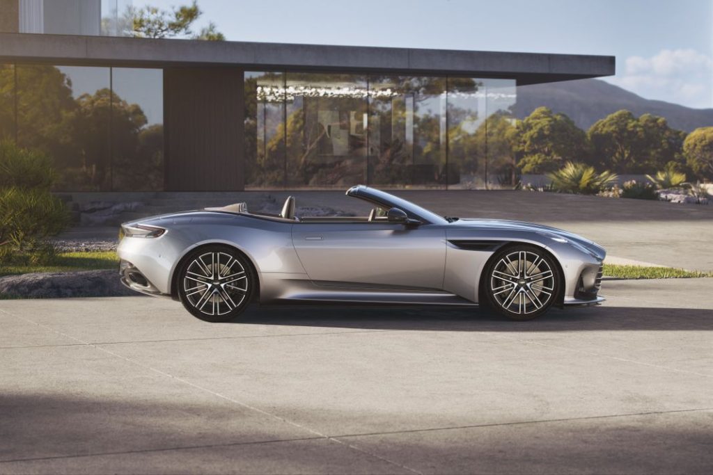 Aston Martin DB12 Volante_5