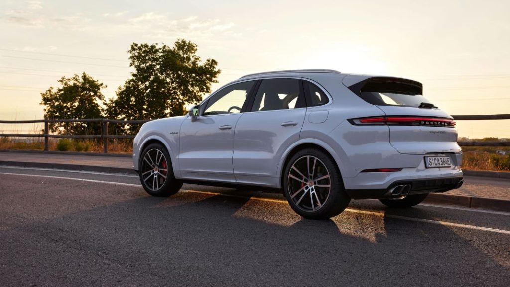 Porsche Cayenne Turbo E Hybrid 13 Motor16