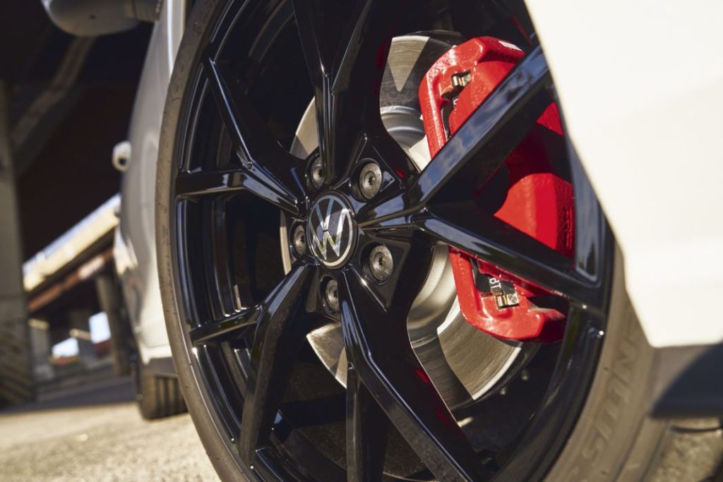 VOLKSWAGEN GOLF GTI 380 3 Motor16