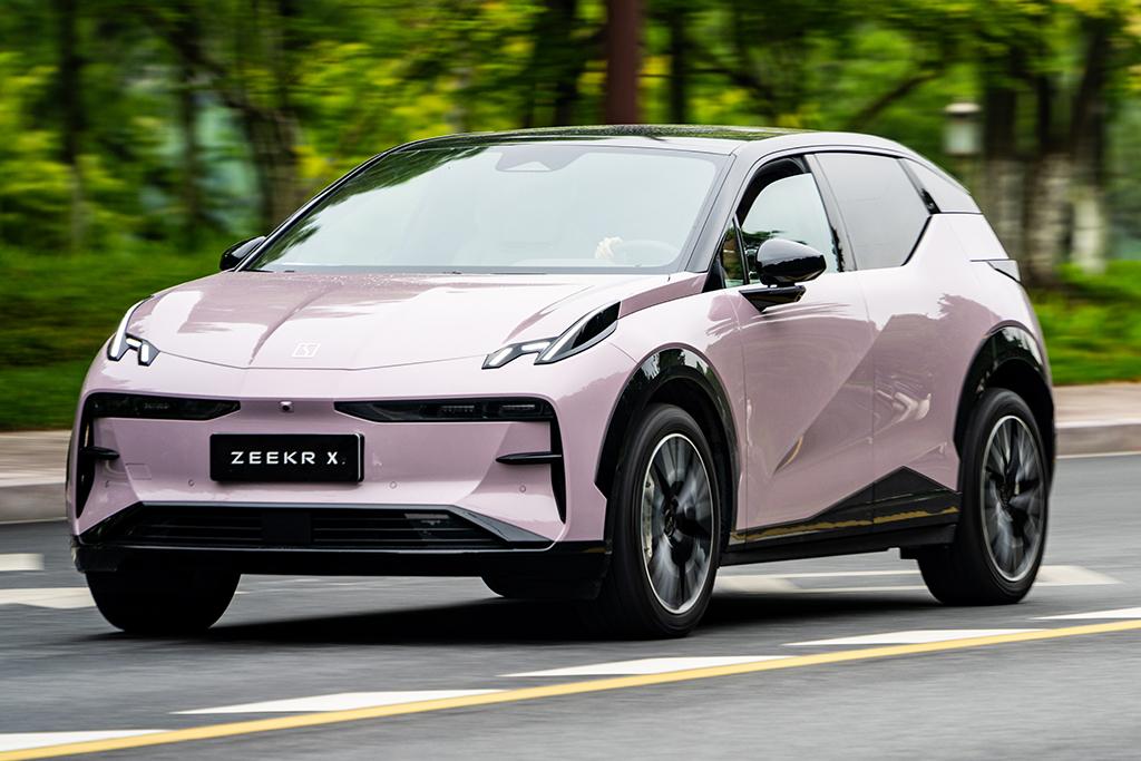 2023 zeekr x 55327 Motor16