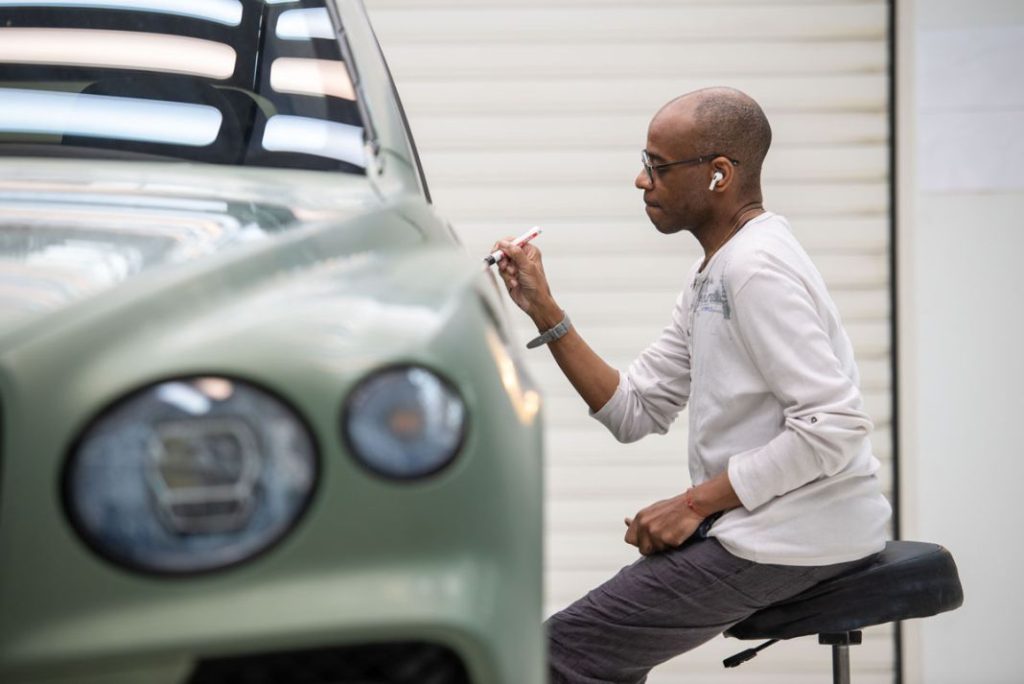 Belonging Bentayga 7 Motor16