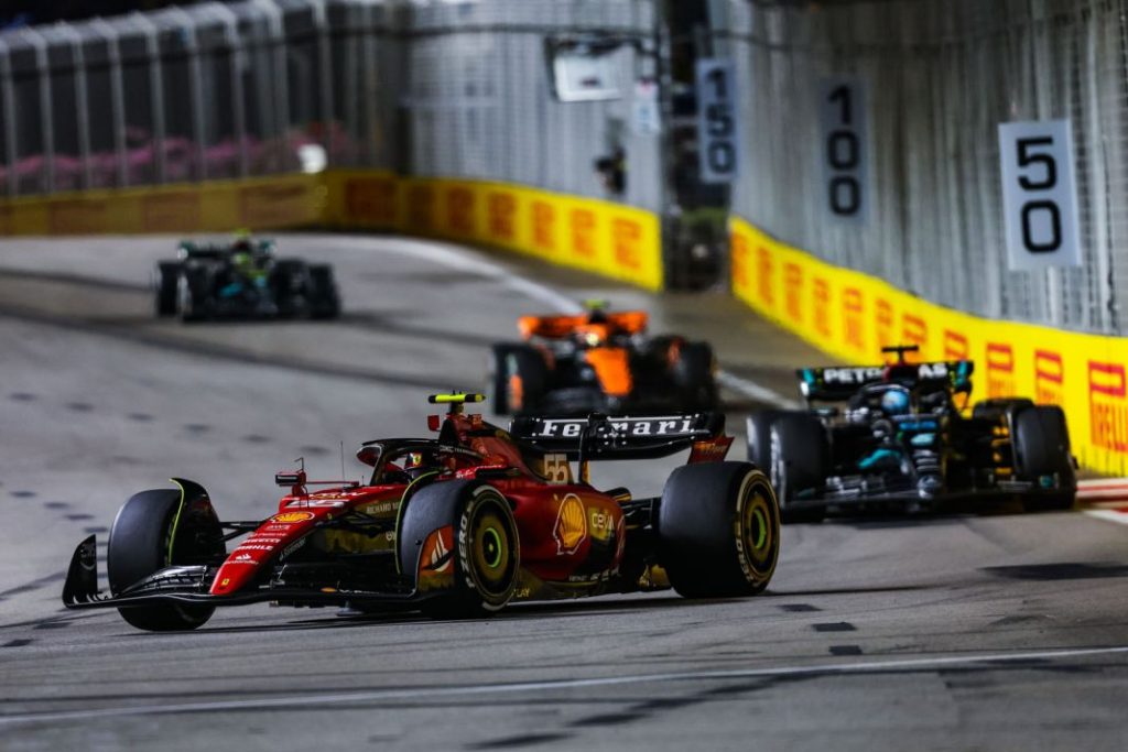 CARLOS SAINZ SINGAPUR 4 Motor16