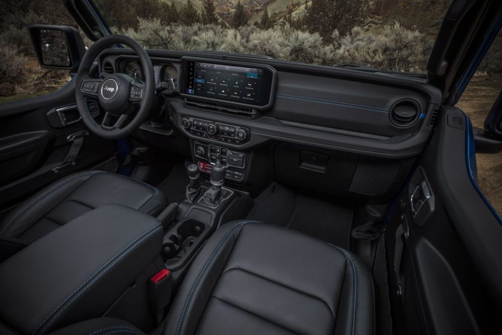 Jeep Wrangler 2024 interior (2)
