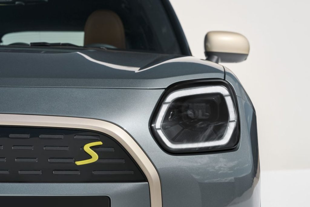 MINI COUNTRYMAN 2023 10 Motor16