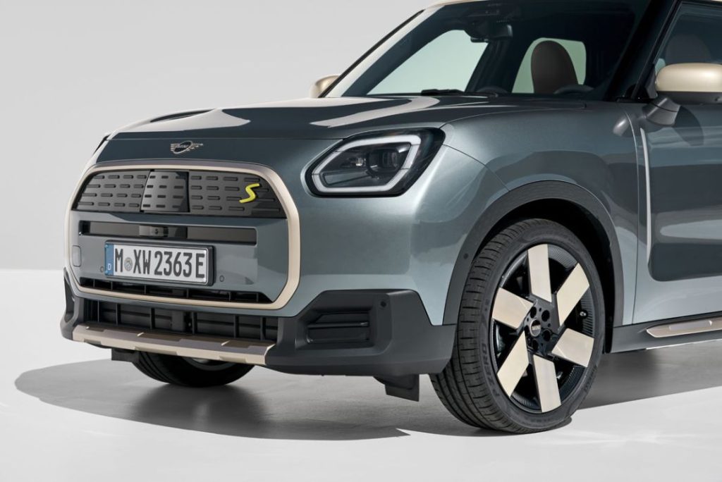 MINI COUNTRYMAN 2023 11 Motor16