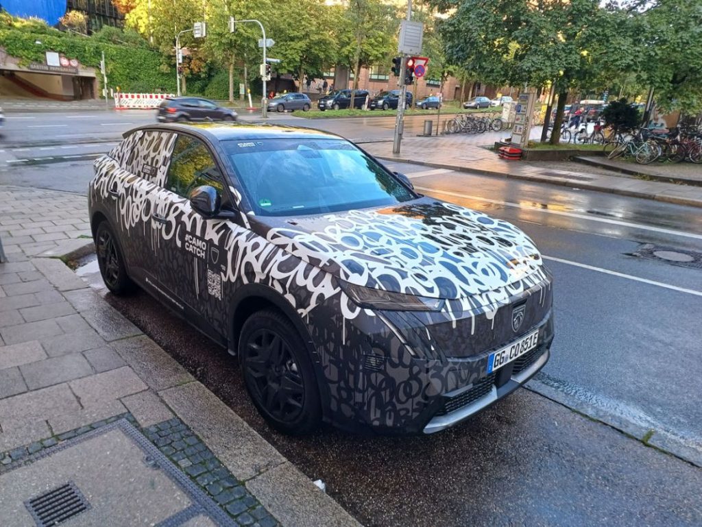 PEUGEOT 3008 5 Motor16