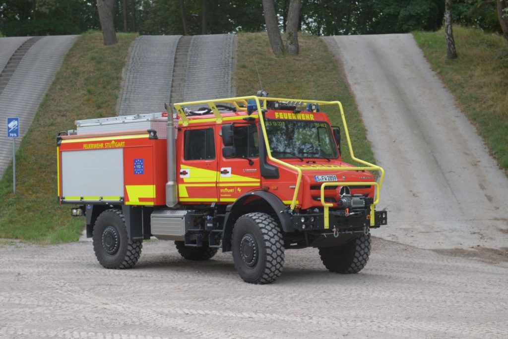 Unimog bomberos mercedes 10 Motor16