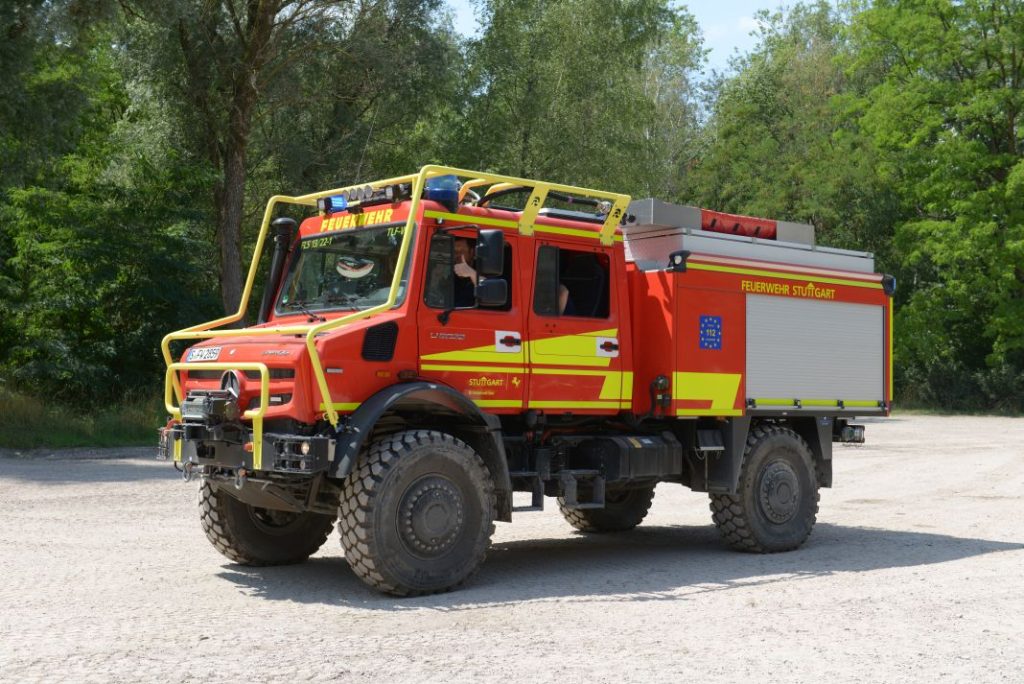 Unimog bomberos mercedes 11 Motor16