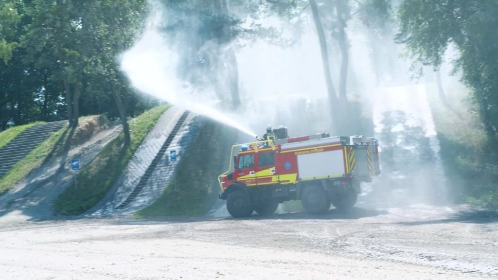 Unimog bomberos mercedes 16 Motor16