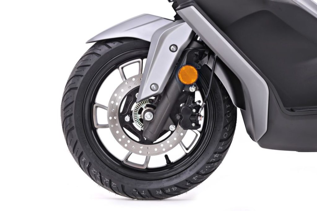 Voge SR1 125 scooter 18 Motor16