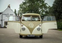 La historia que se esconde tras esta Volkswagen T1 convertida en locomotora en 1955