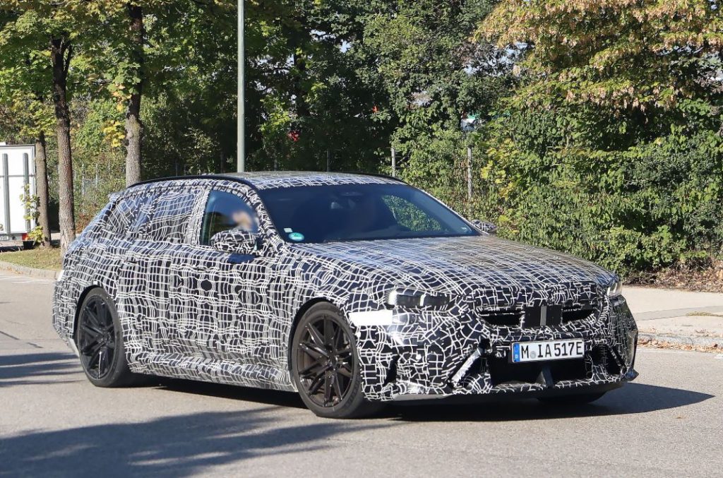 BMW M5 Touring 4 Motor16