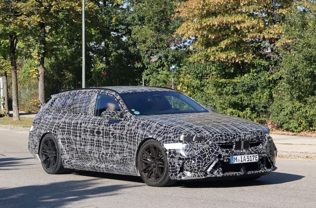 BMW M5 Touring 5 Motor16