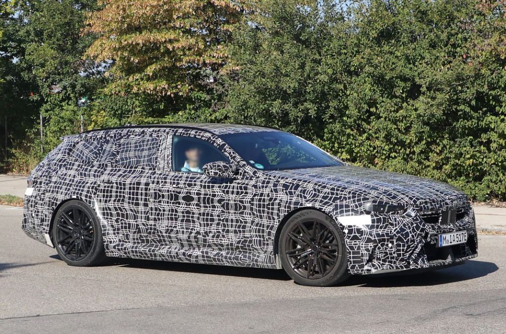 BMW M5 Touring 6 Motor16