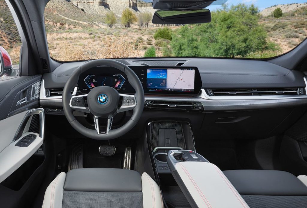 2023 BMW iX2. Imagen interior.