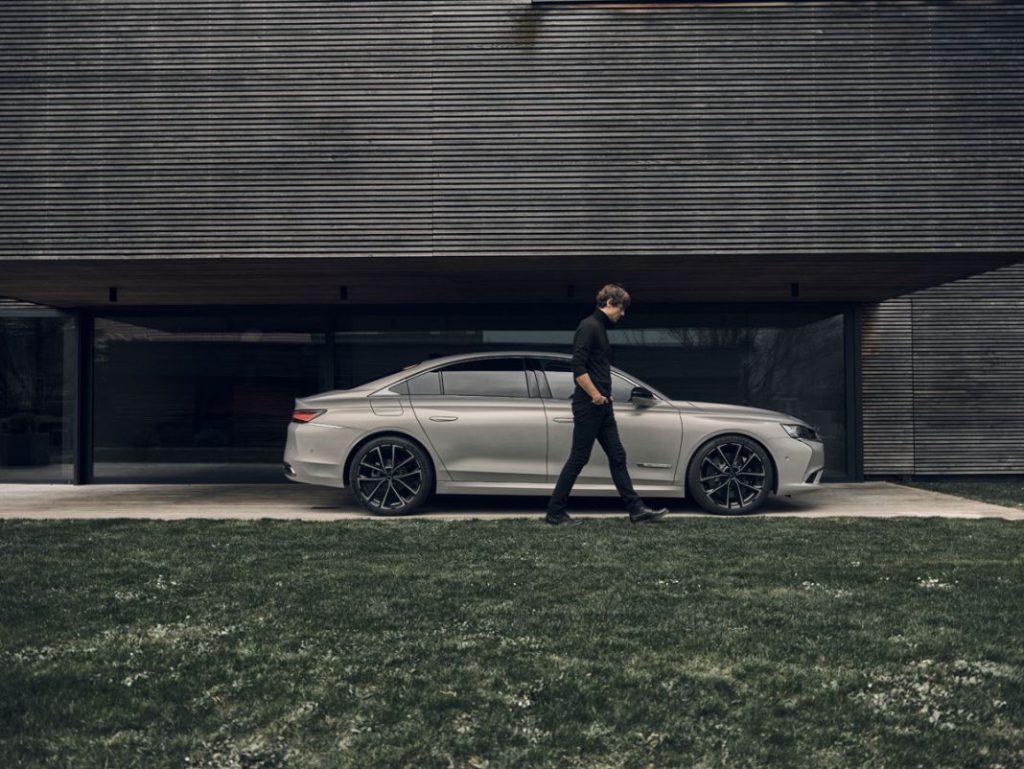 DS 9 M.Y. 23 ESPRIT DE VOYAGE 35 Motor16