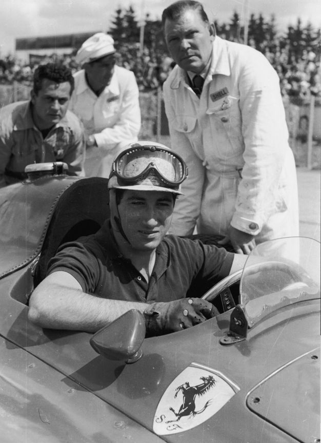 Fon De Portago en su Ferrari Motor16