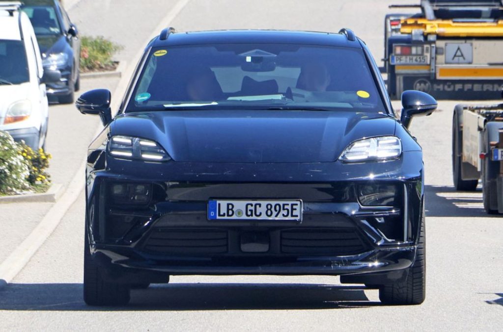 Porsche Macan EV 1 Motor16