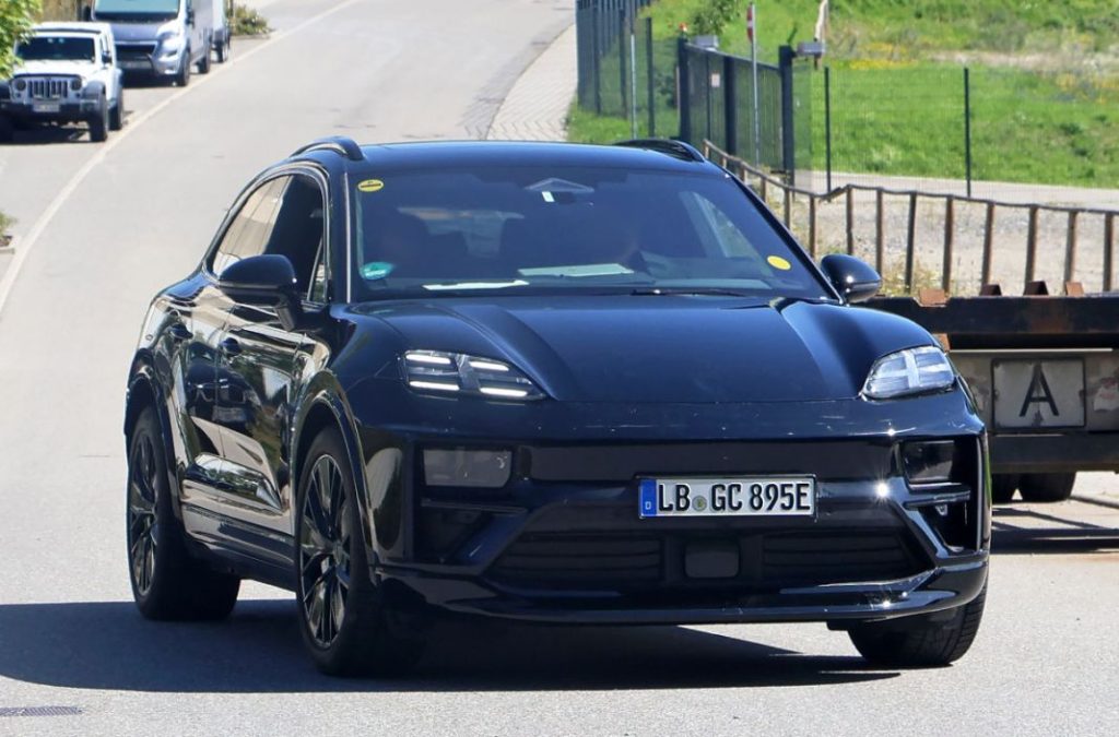 Porsche Macan EV 4 Motor16