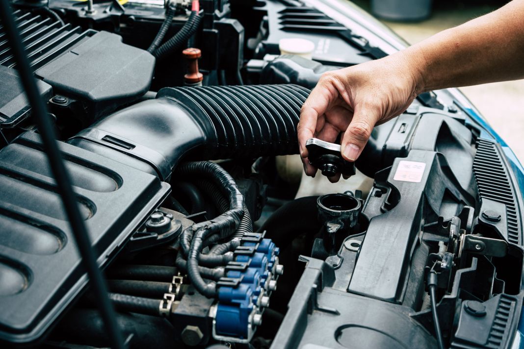 Los colores que existen para el líquido refrigerante que usa el motor de tu  coche