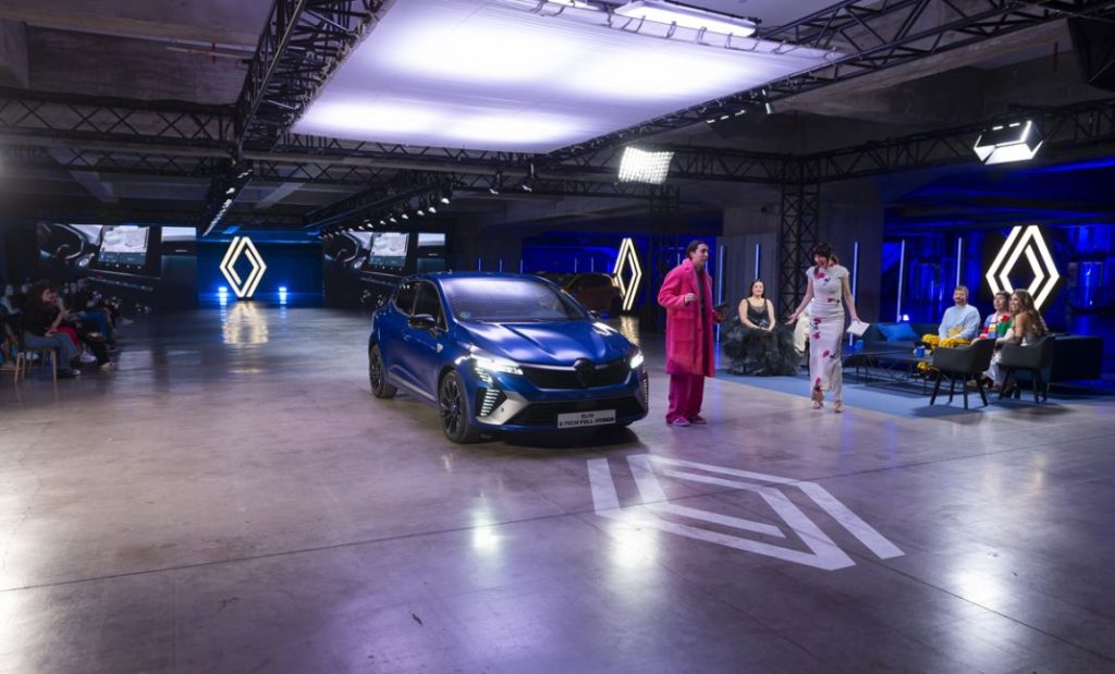renault clio fashion show 048 Motor16