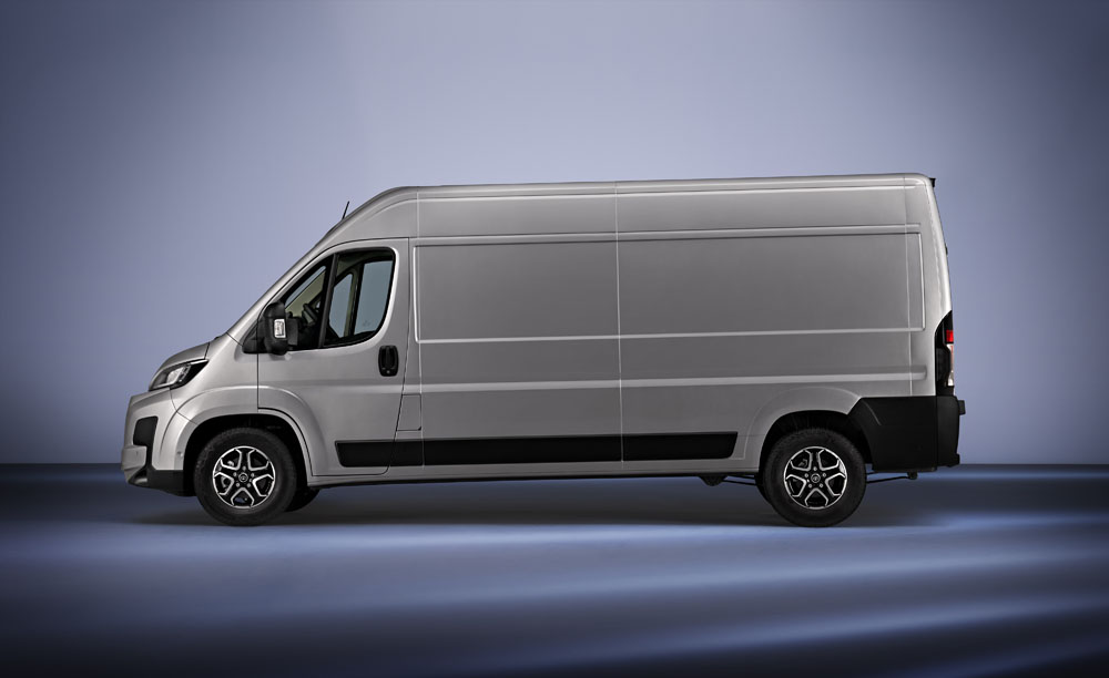 2023 proace max ext 05 Motor16