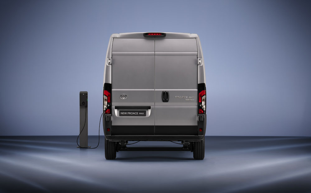 2023 proace max ext 06 Motor16