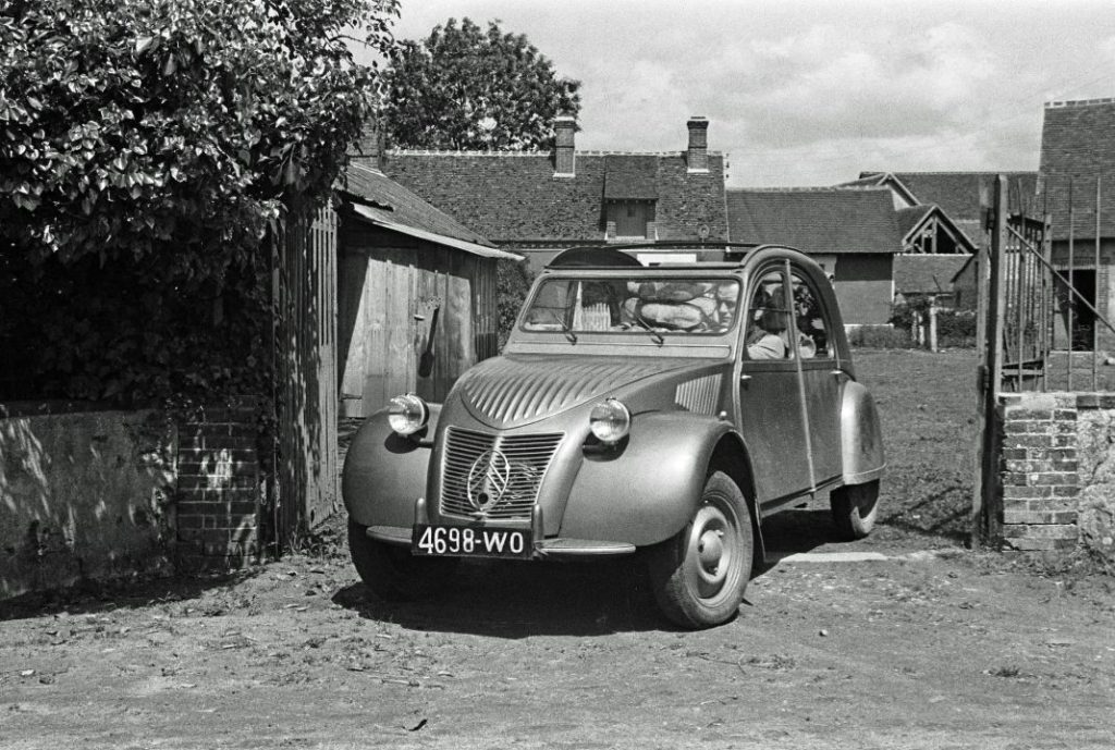 Citroen 2CV cumple 75 anos 3 Motor16