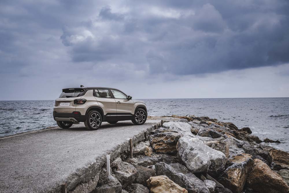 Jeep Avenger e-Hybrid.