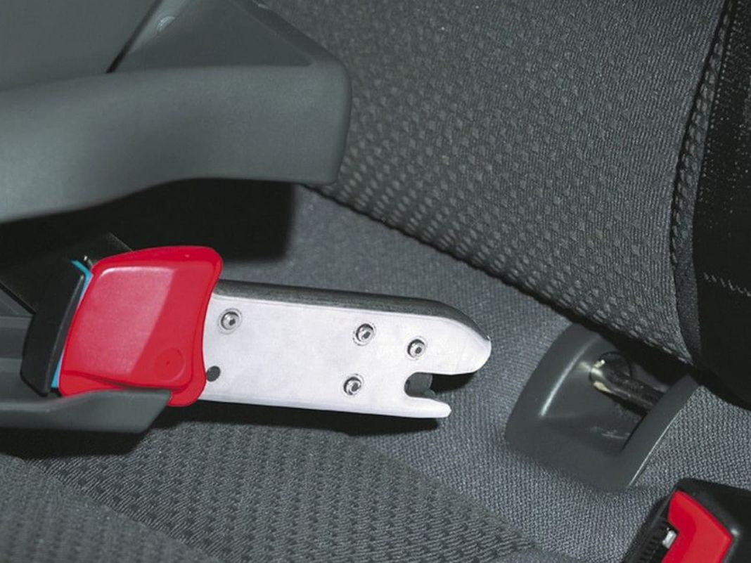 ¿Qué diferencia hay entre los anclajes Isofix y los anclajes LATCH?
