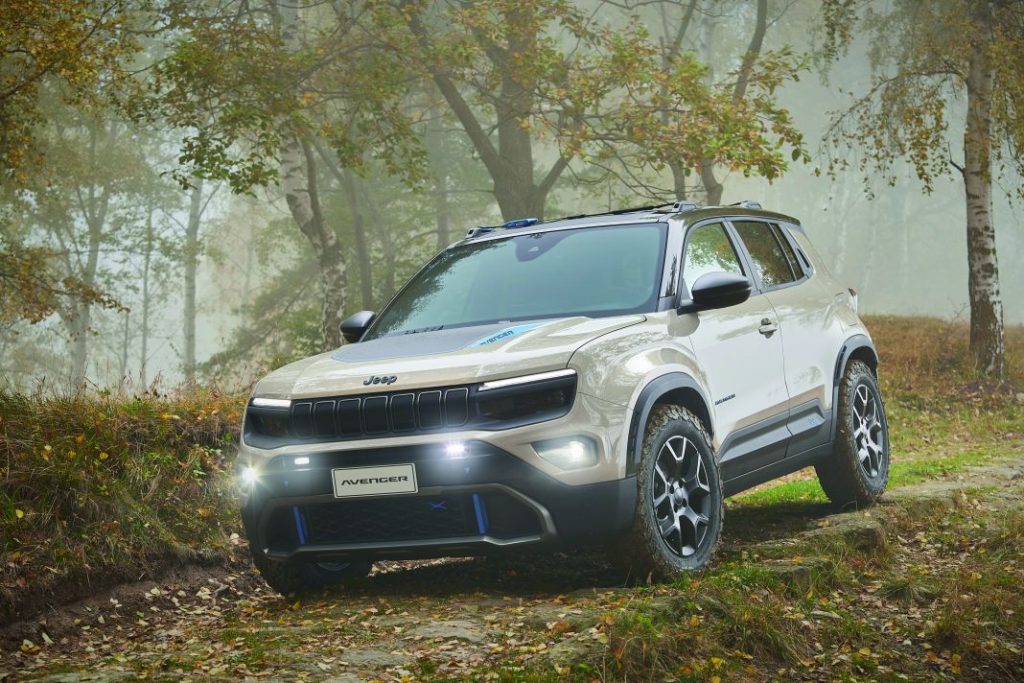 jeep avenger 4xe concept 9.jpeg Motor16