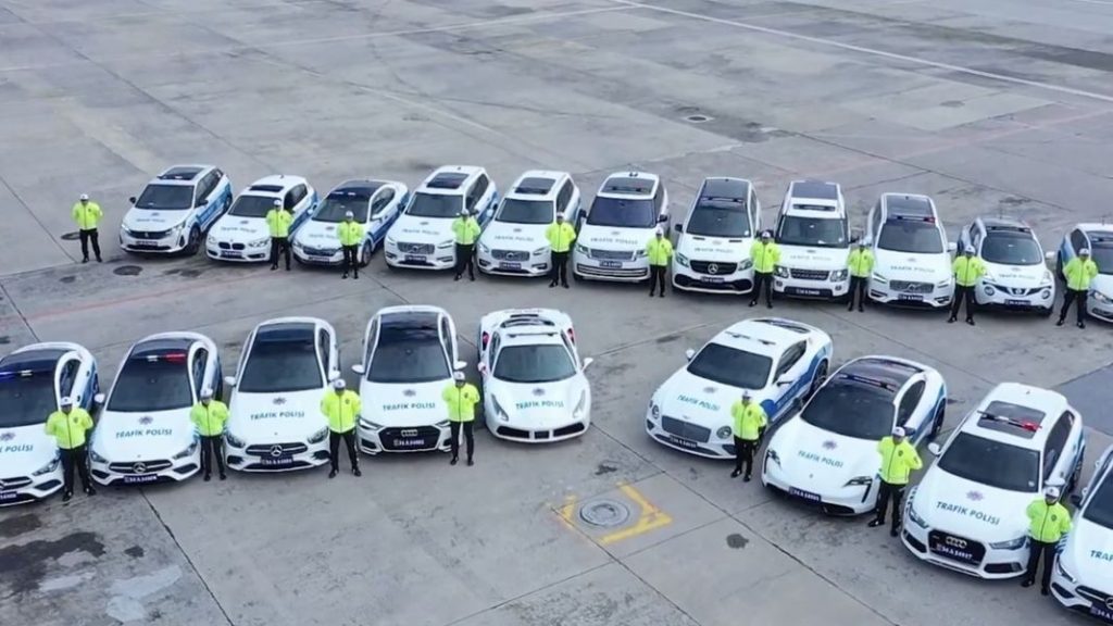 2023 Policía Turquía. Imagen vehículos.