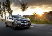 Dacia Sandero y Tesla Model Y se juegan el trono europeo