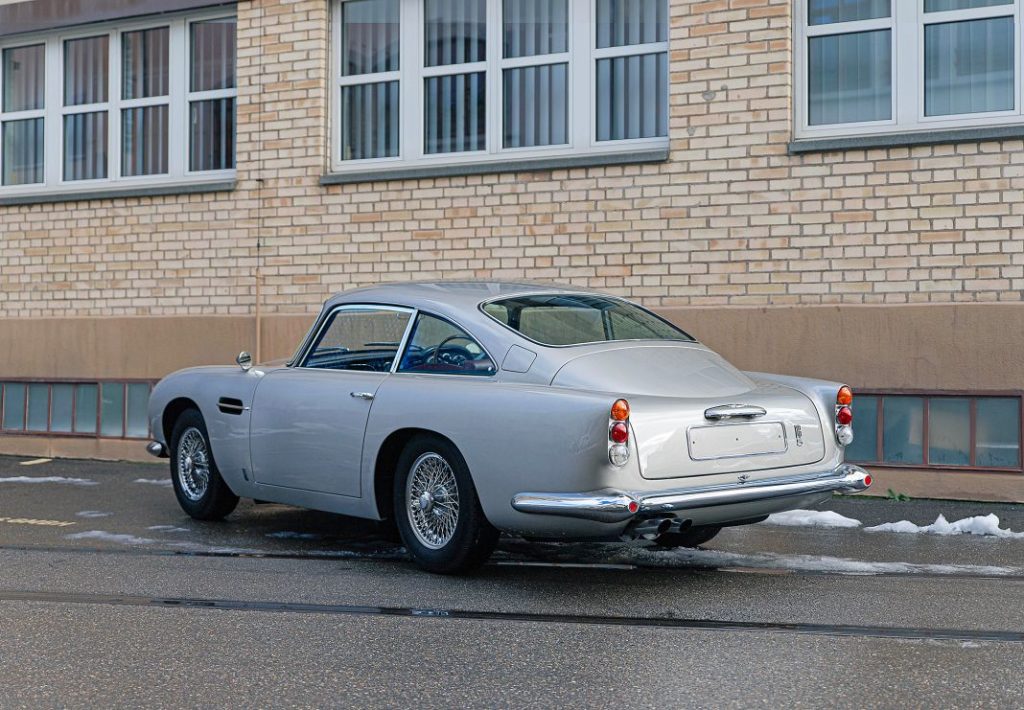 Aston Martin DB5 1 Motor16