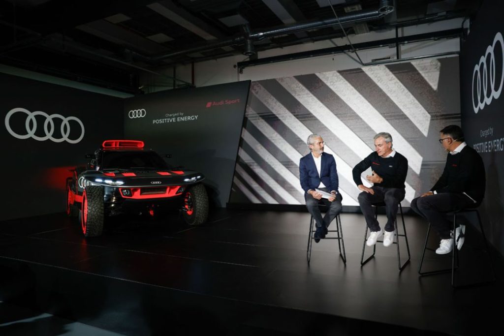 CARLOS SAINZ AUDI DAKAR 10 Motor16
